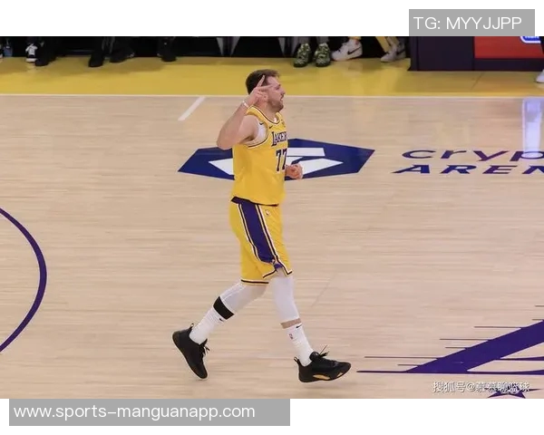 NBA官方称赞东契奇表现如巅峰湖人球队状态持续上升引发关注